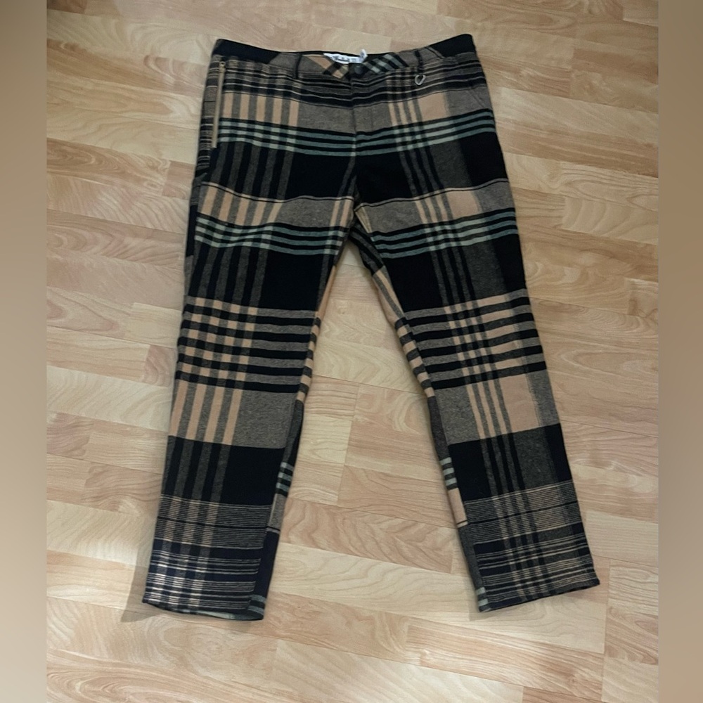 Woolrich woman’s wool blend black/ tan pants size 12